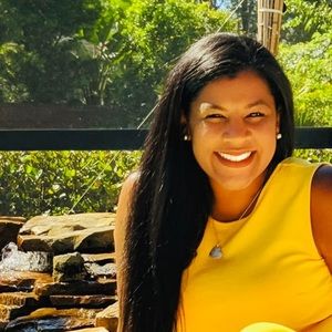 Meet your Posher, Simone